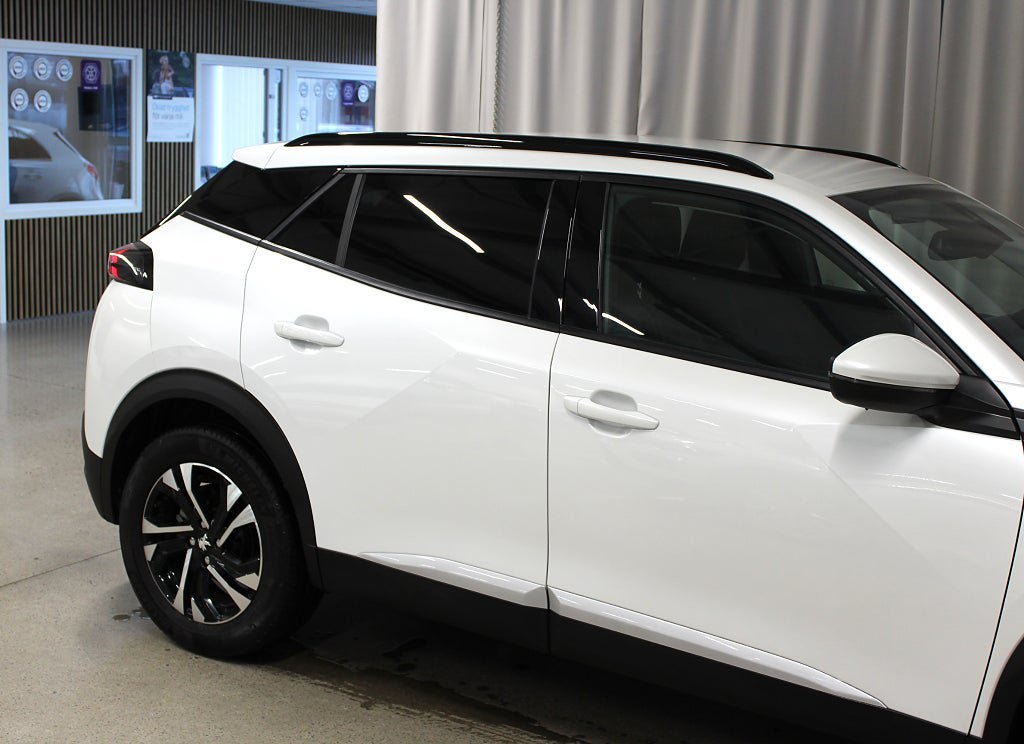 Vehicle Image 12