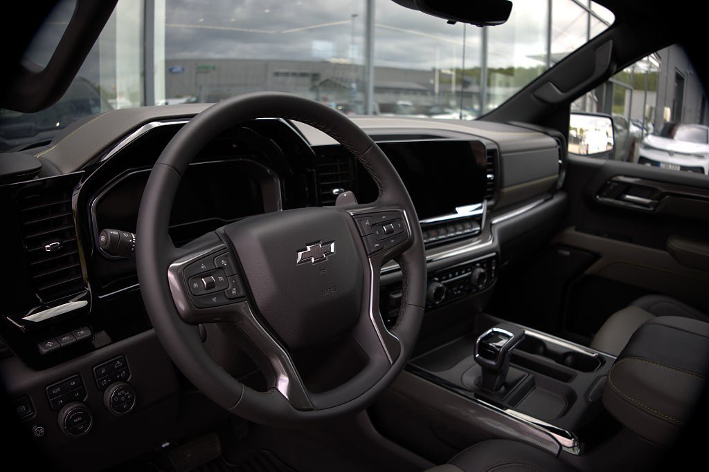 Vehicle Image 8