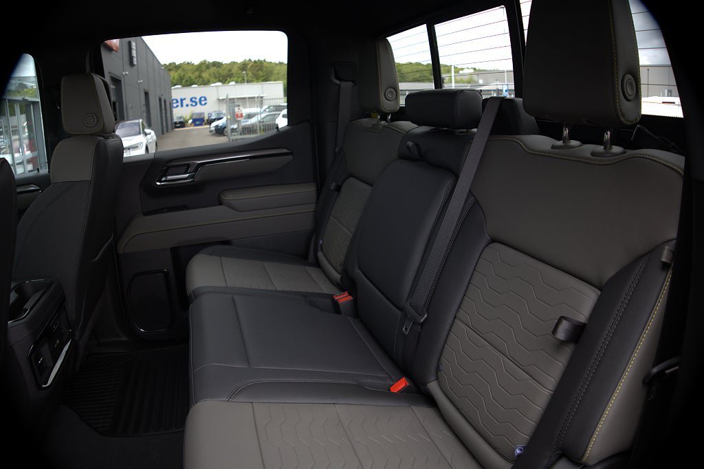 Vehicle Image 19