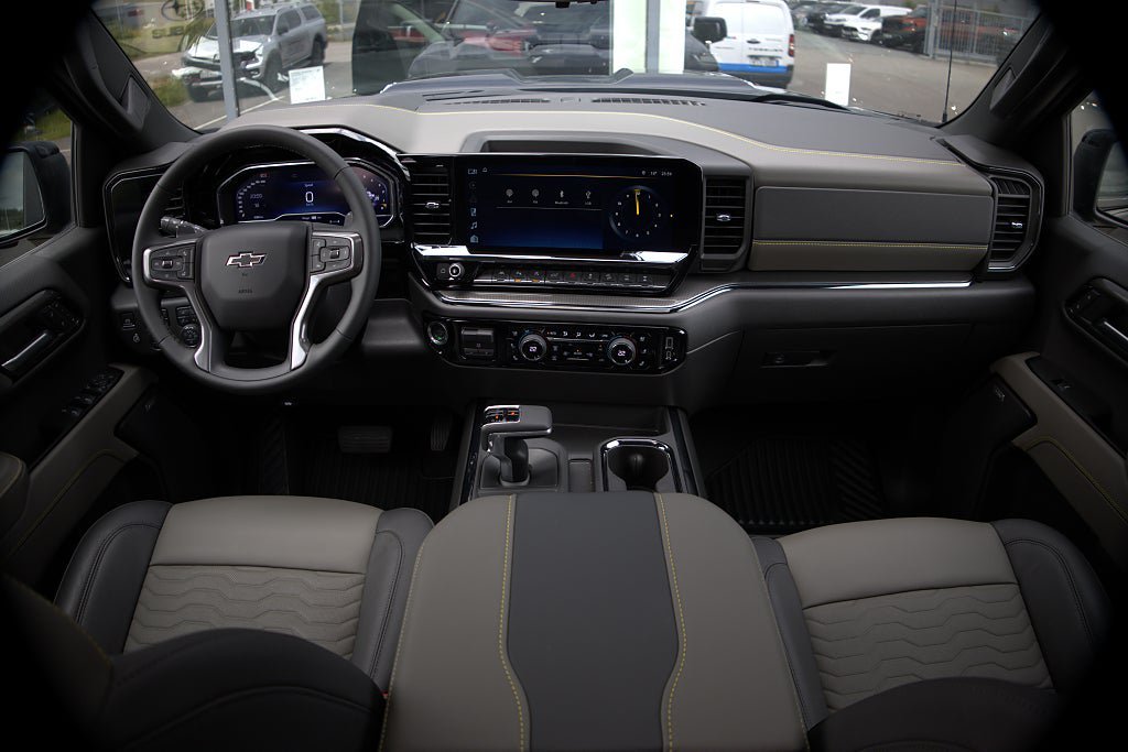 Vehicle Image 21