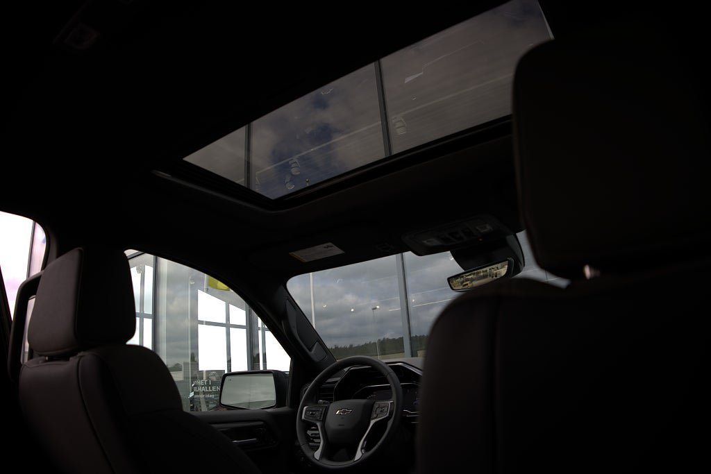 Vehicle Image 22