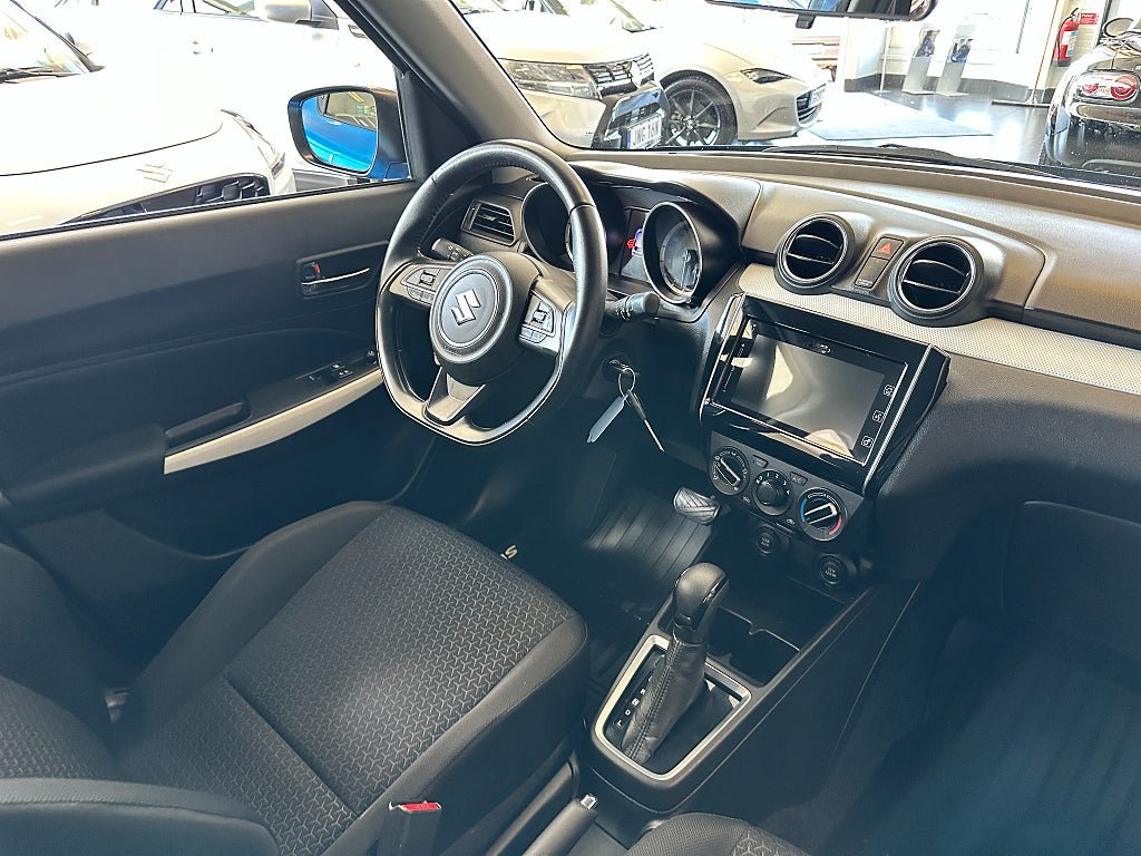 Vehicle Image 12