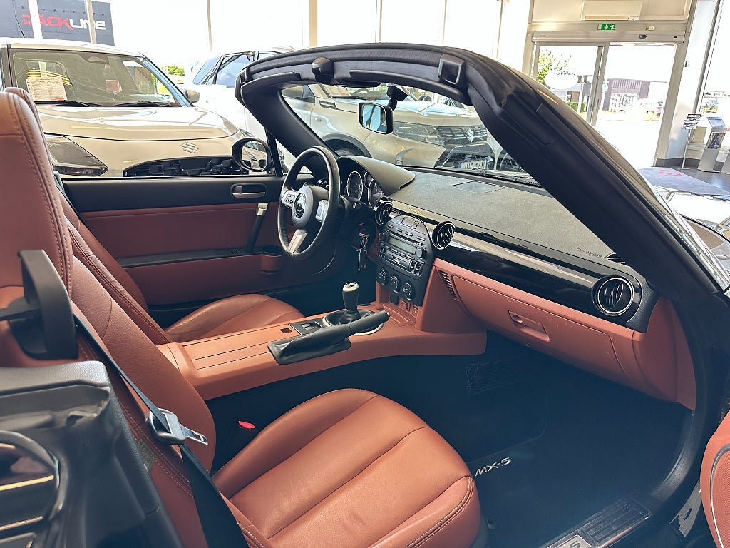 Vehicle Image 11