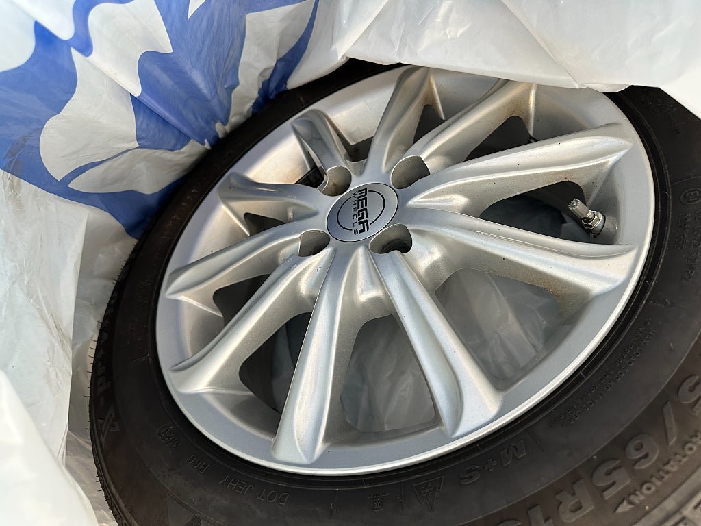 Vehicle Image 14