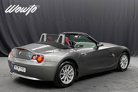 Vehicle Image 6