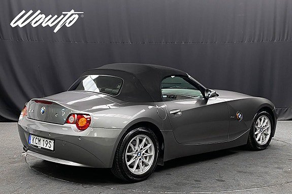 Vehicle Image 7