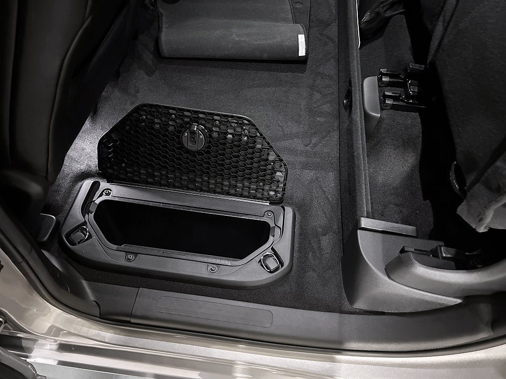 Vehicle Image 25