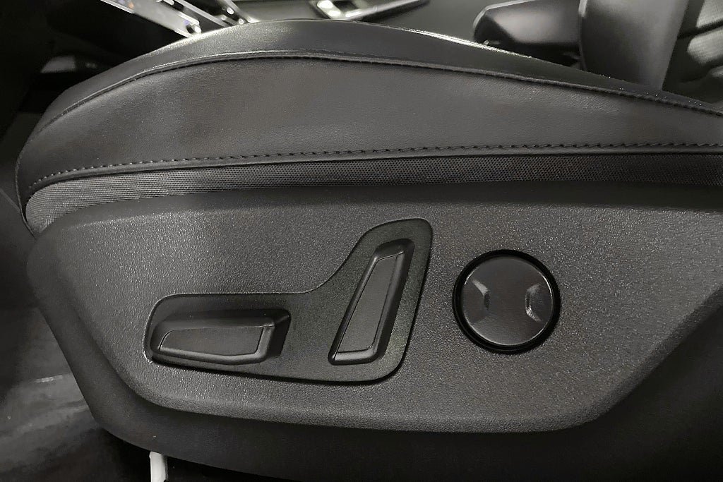 Vehicle Image 26