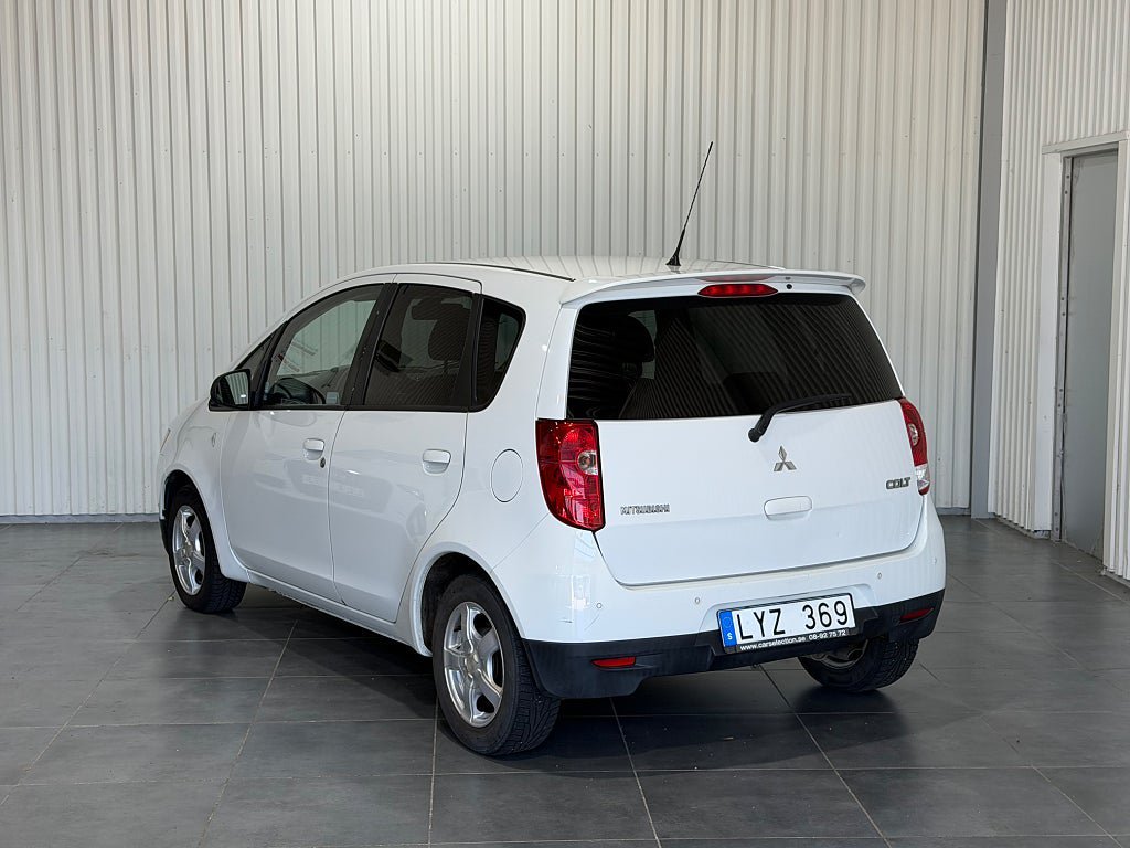 Vehicle Image 8