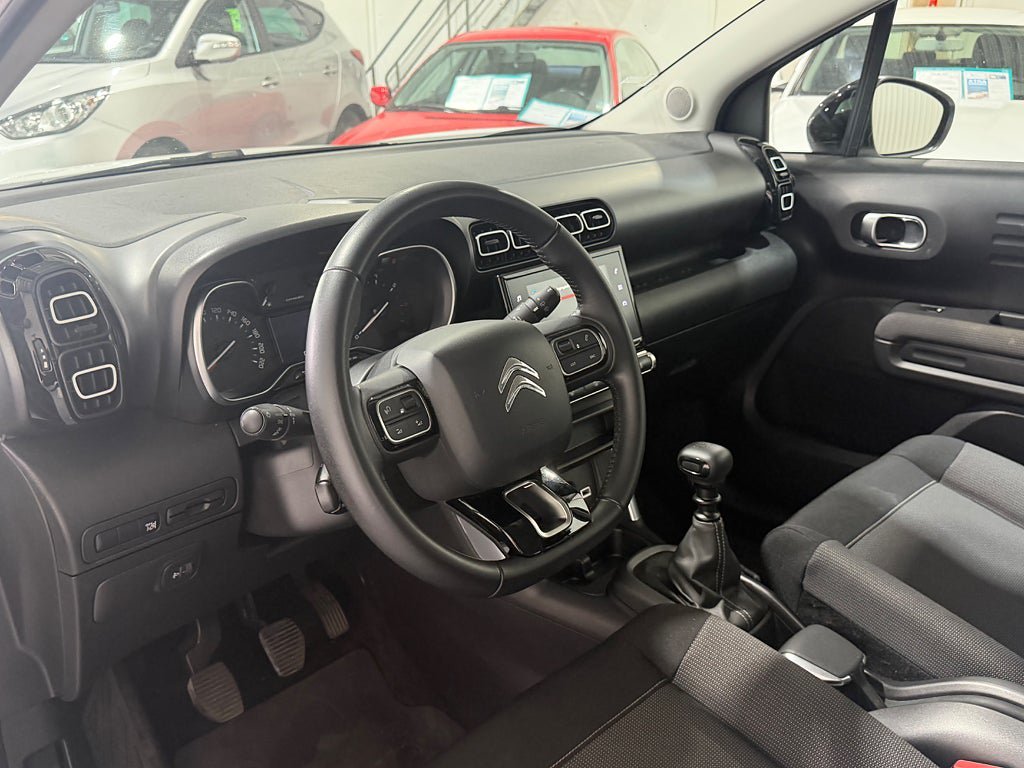 Vehicle Image 11