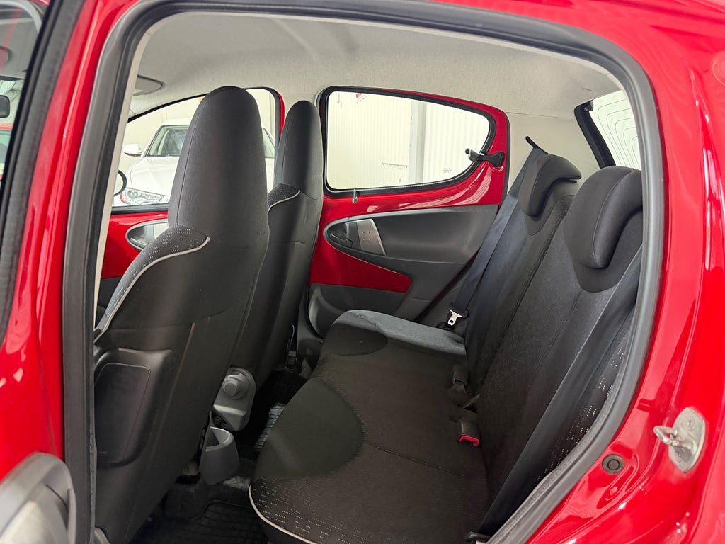 Vehicle Image 13