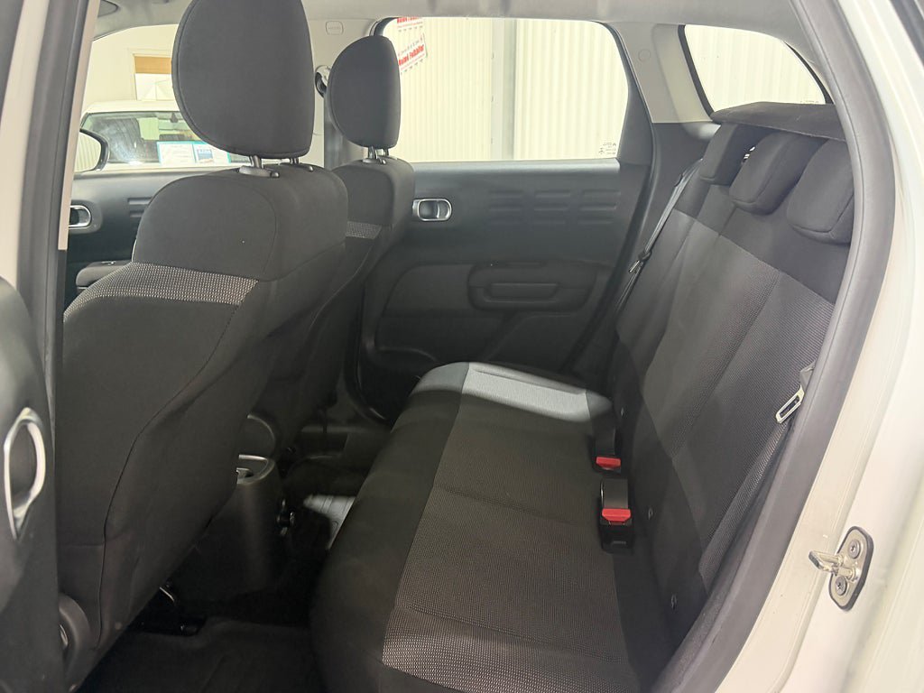 Vehicle Image 13