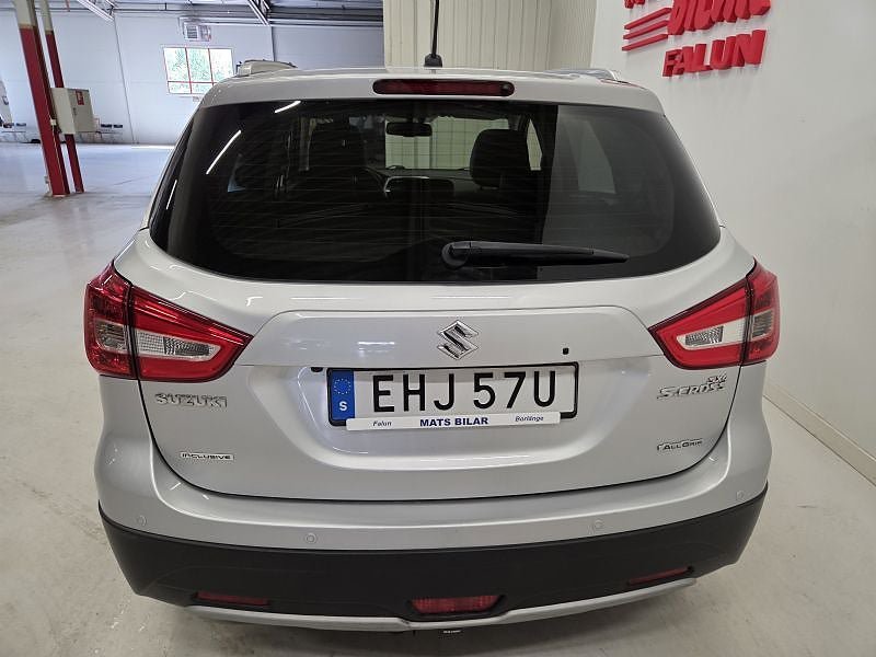 Vehicle Image 8