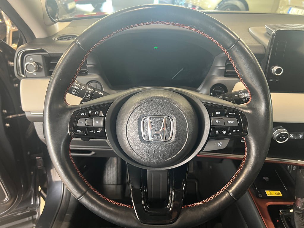 Vehicle Image 10