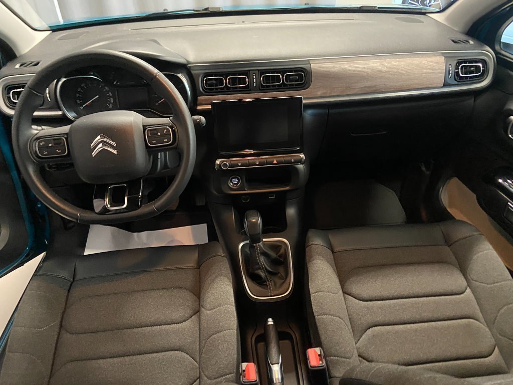 Vehicle Image 10
