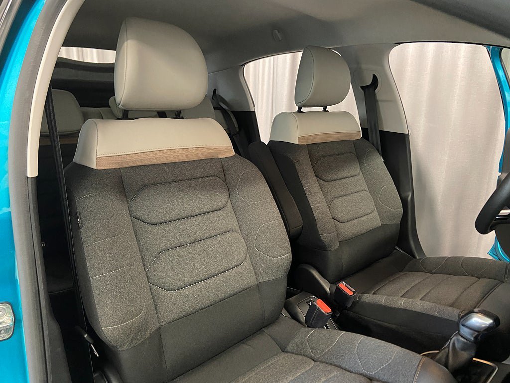 Vehicle Image 14