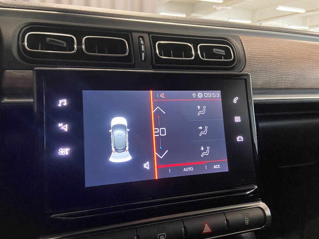 Vehicle Image 17