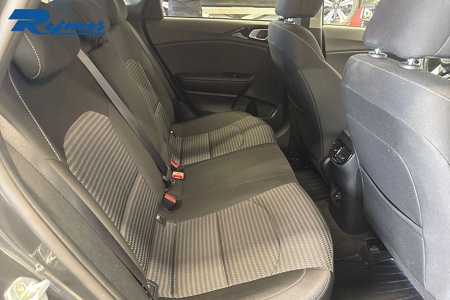 Vehicle Image 13