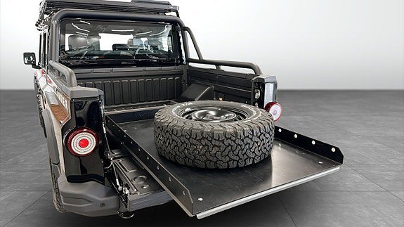 Vehicle Image 9
