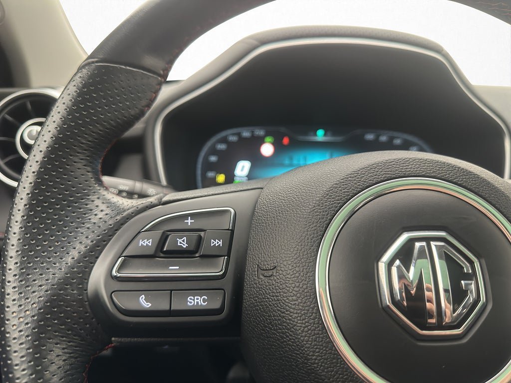 Vehicle Image 25