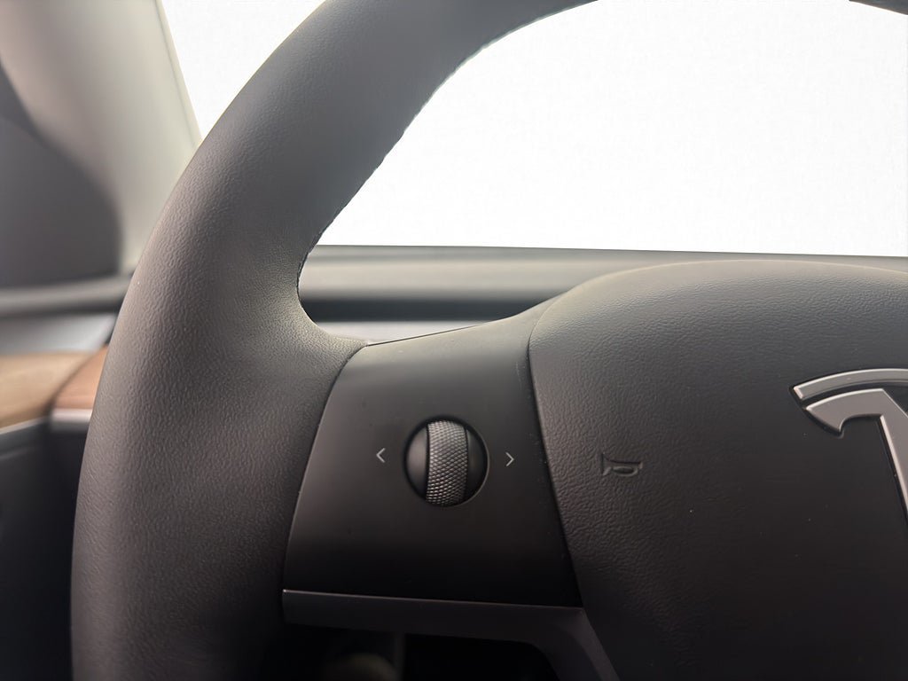 Vehicle Image 27