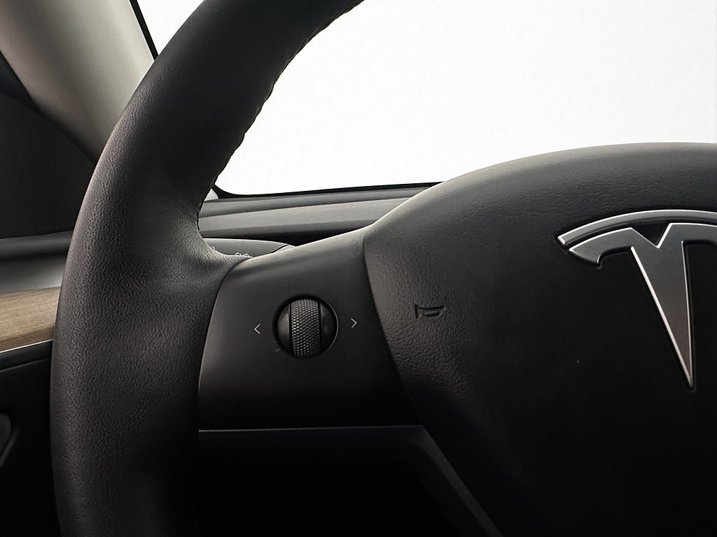 Vehicle Image 28