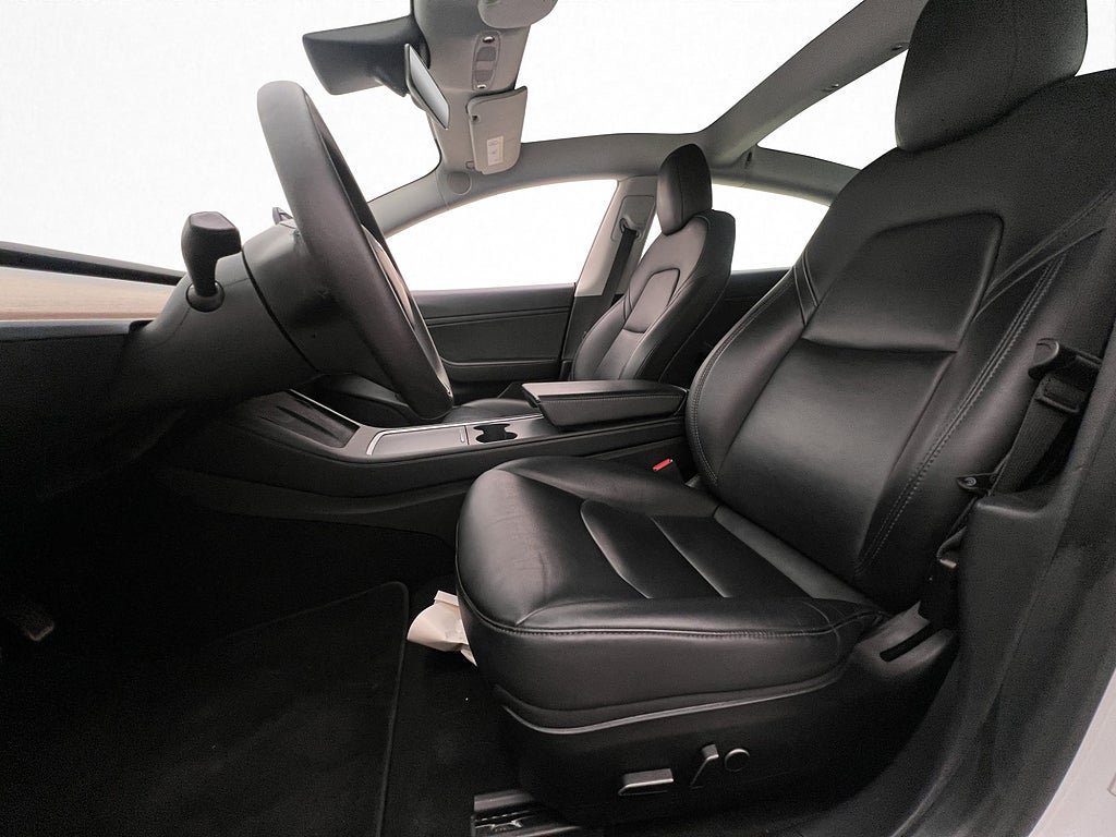Vehicle Image 33