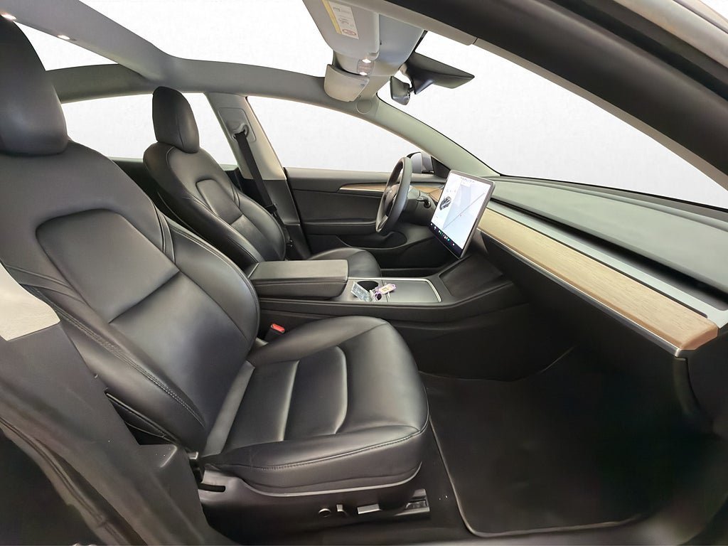 Vehicle Image 21