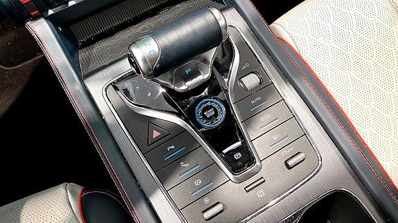 Vehicle Image 13