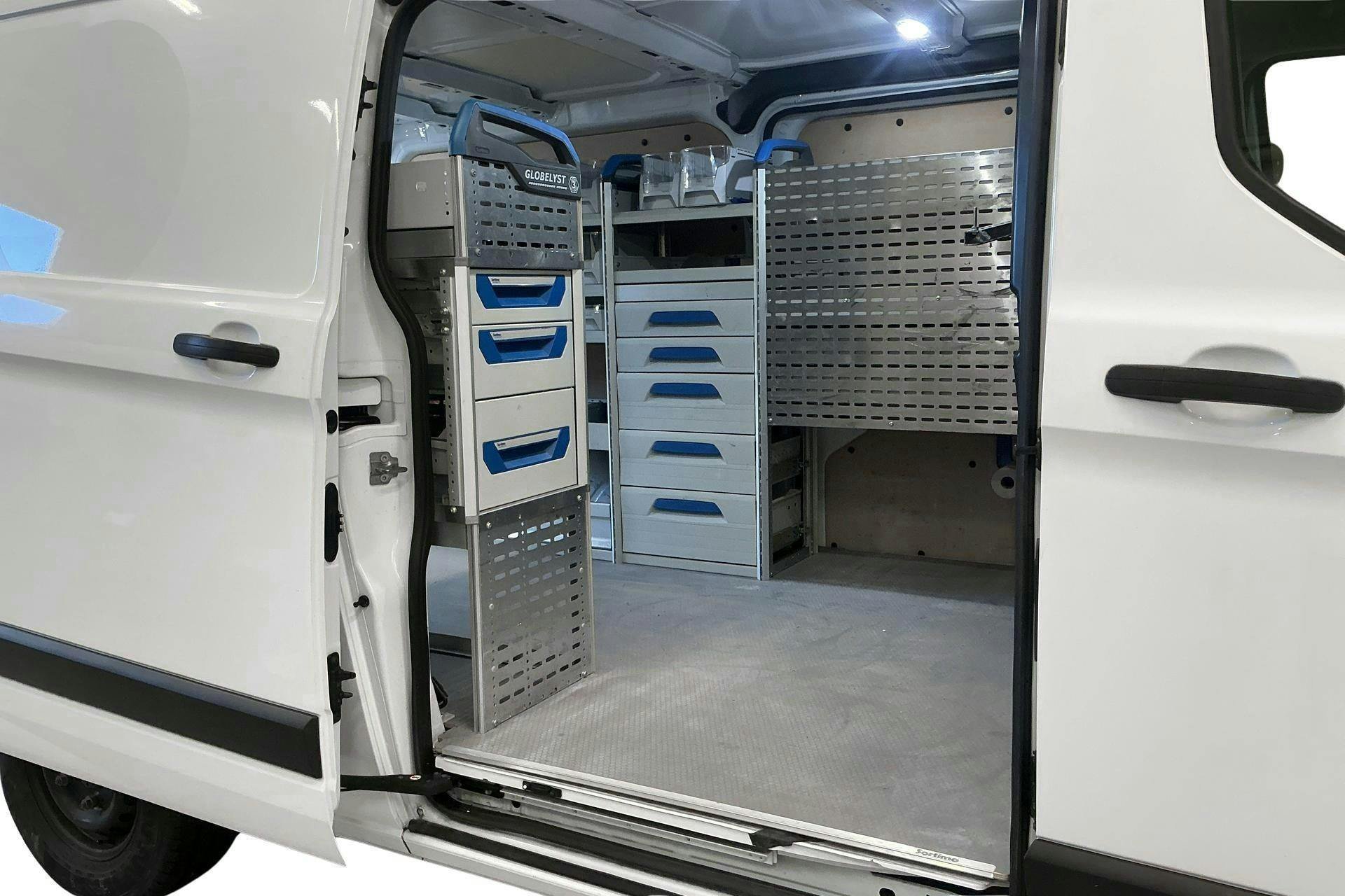 Vehicle Image 8