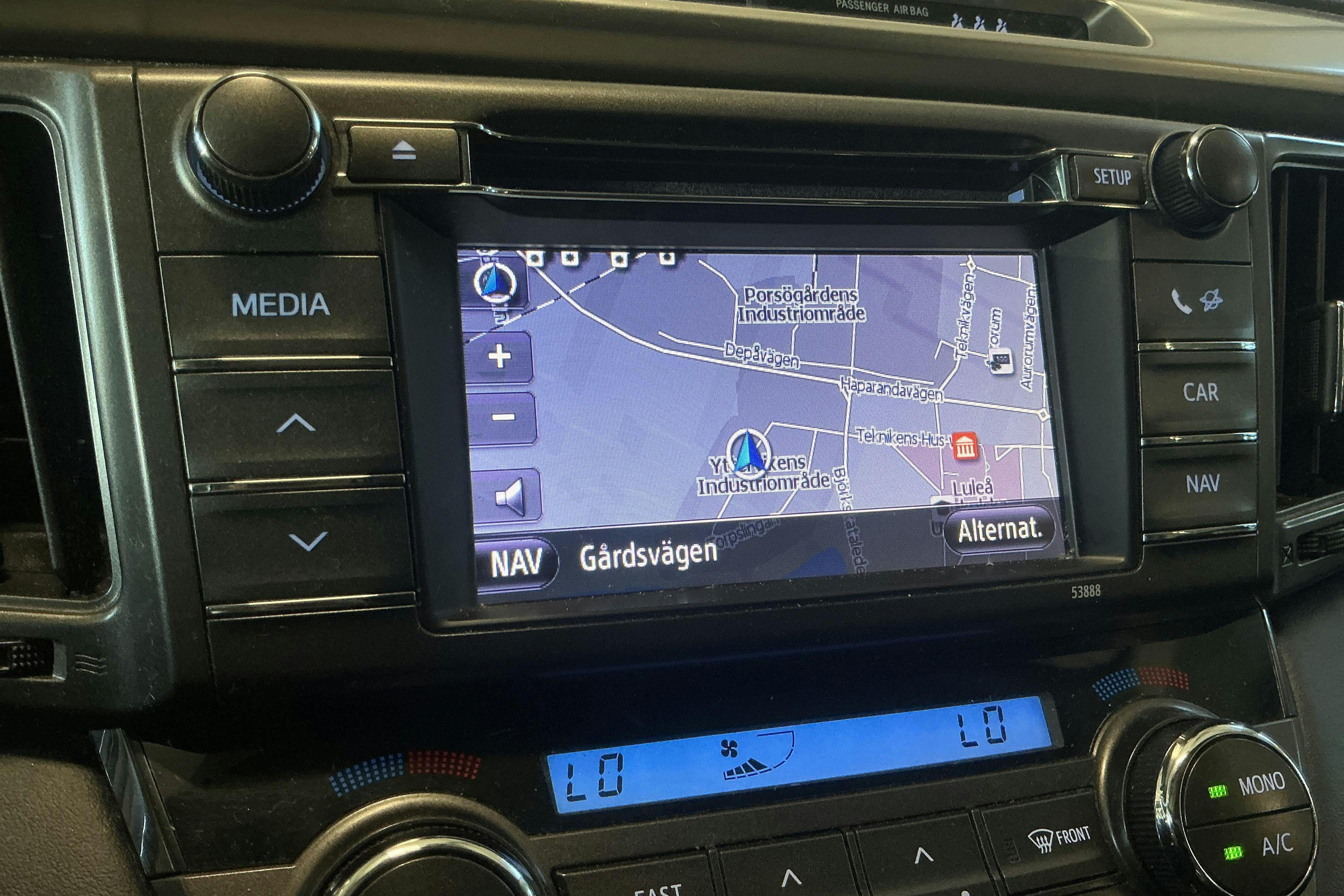 Vehicle Image 12