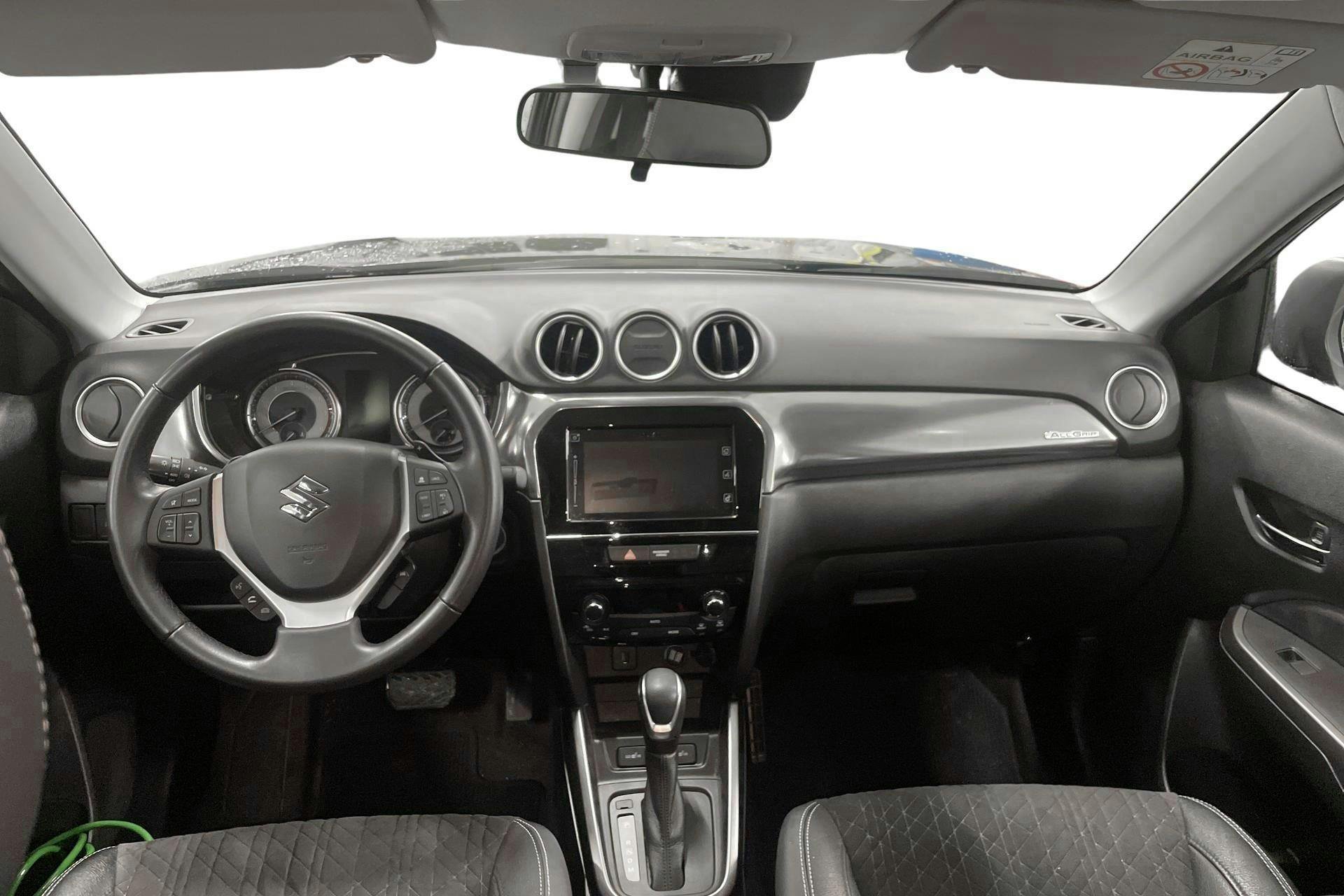 Vehicle Image 6