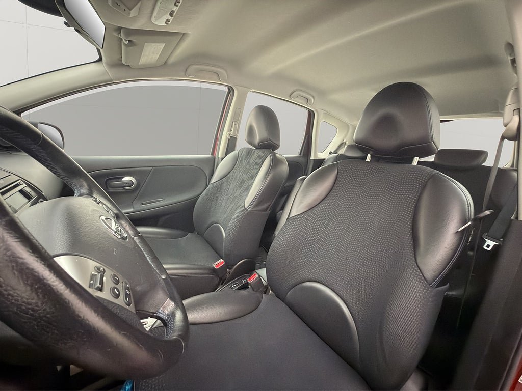 Vehicle Image 11