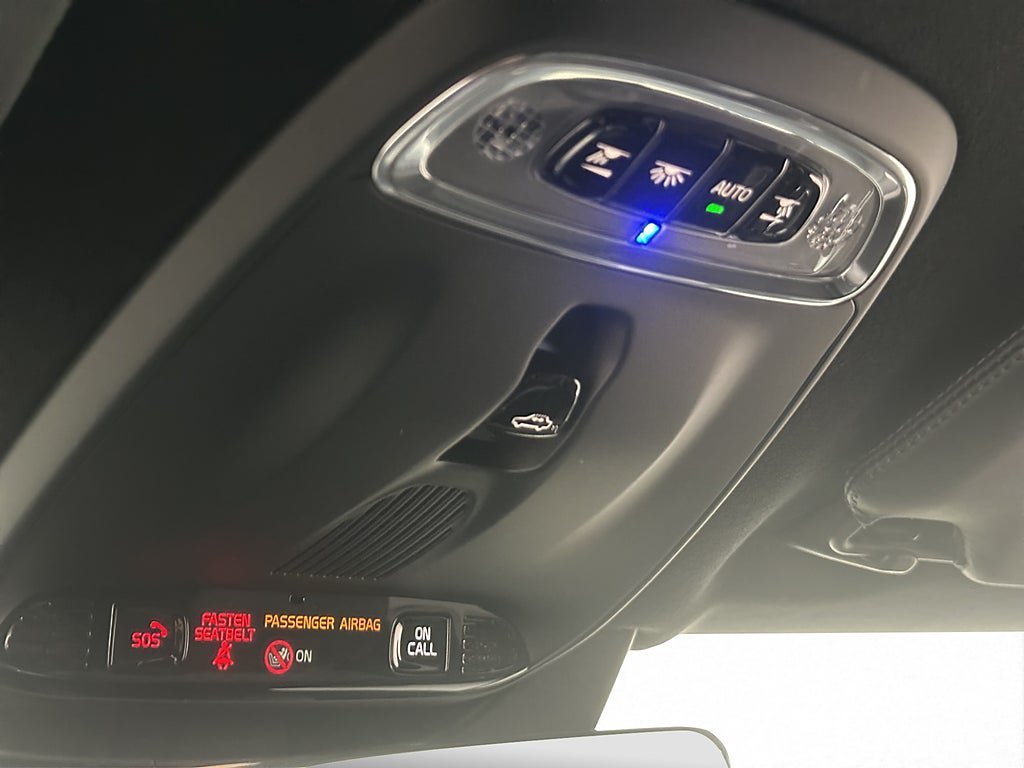 Vehicle Image 22