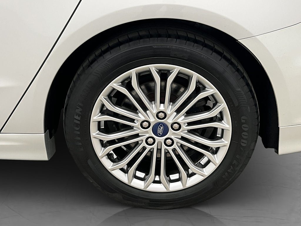Vehicle Image 36