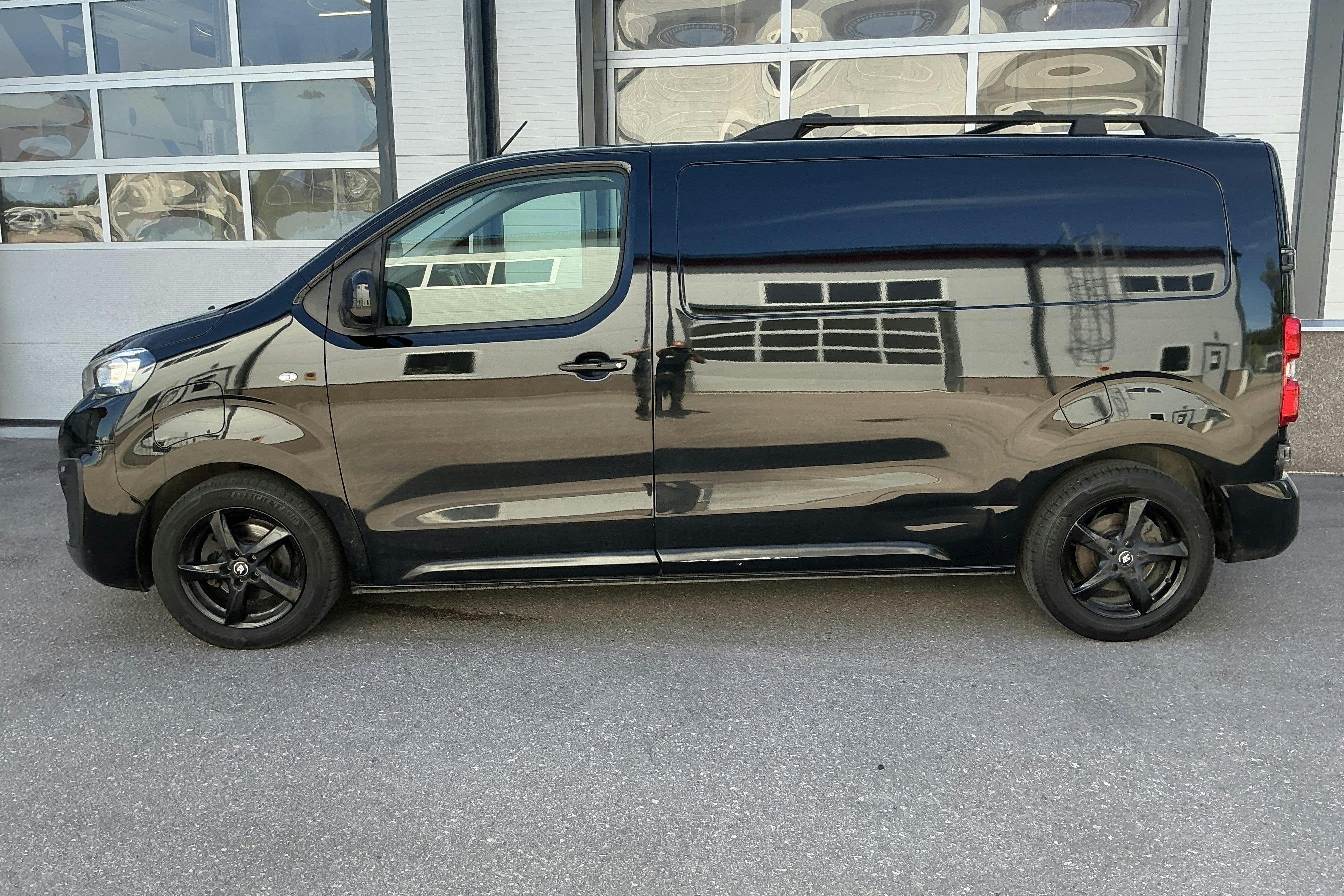 Vehicle Image 14