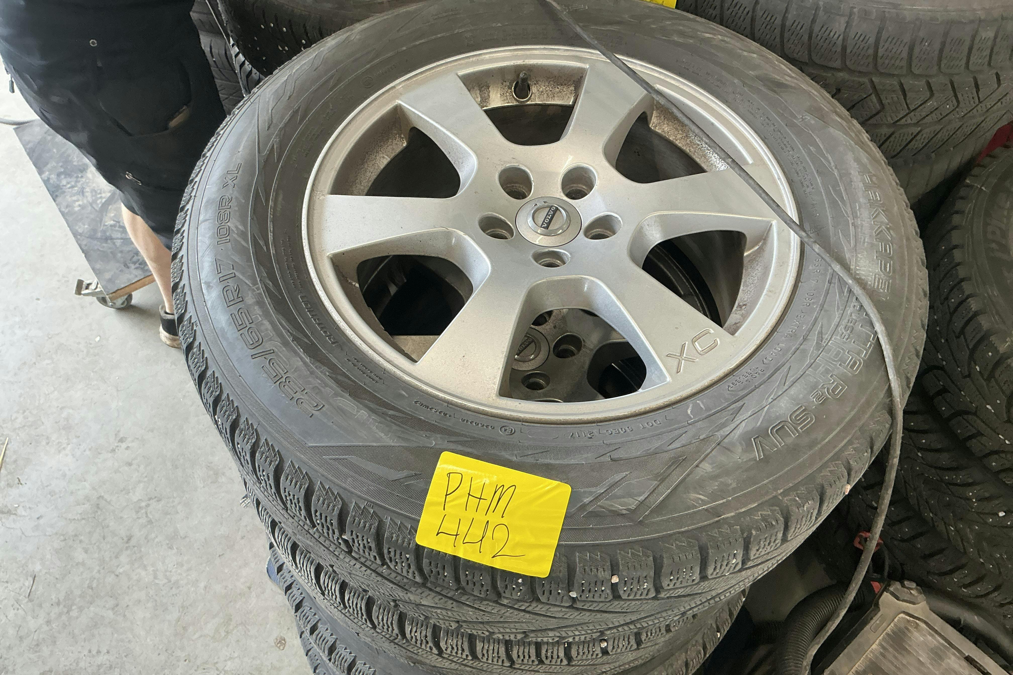 Vehicle Image 15
