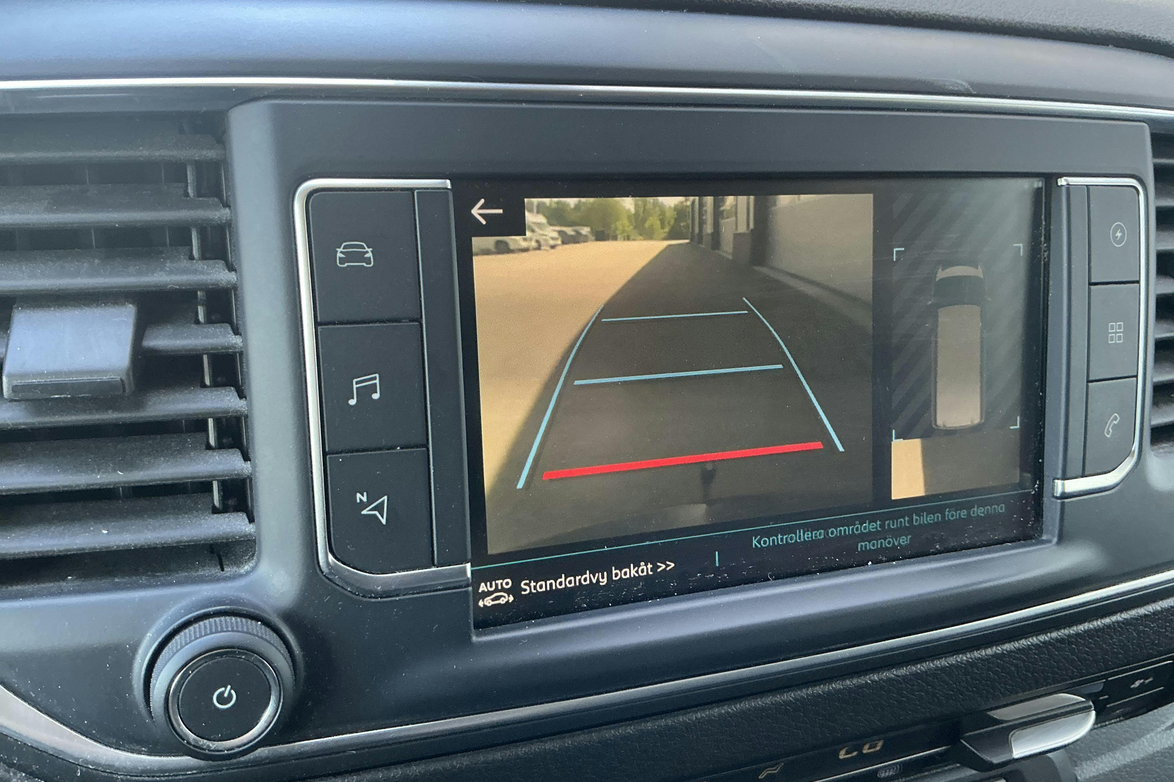 Vehicle Image 25