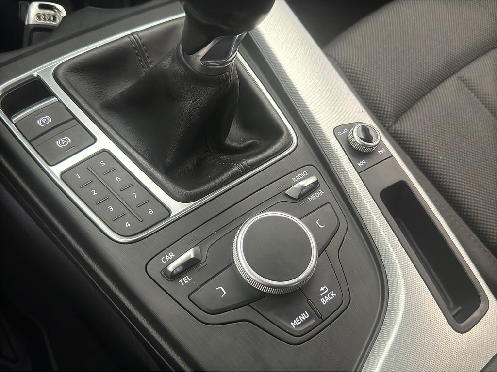Vehicle Image 18