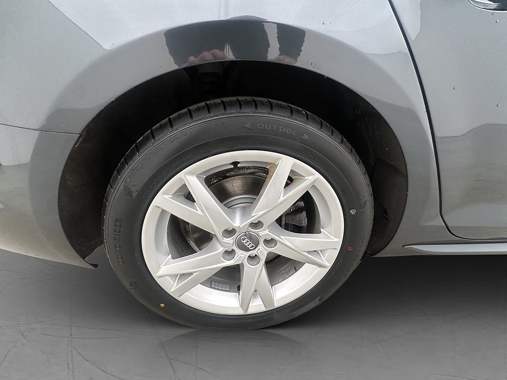 Vehicle Image 24