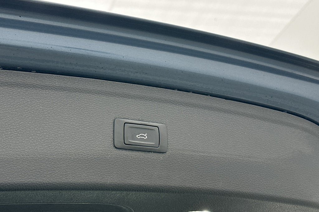 Vehicle Image 28