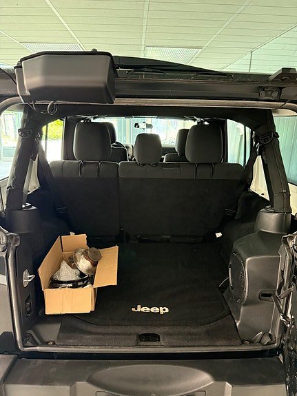 Vehicle Image 14