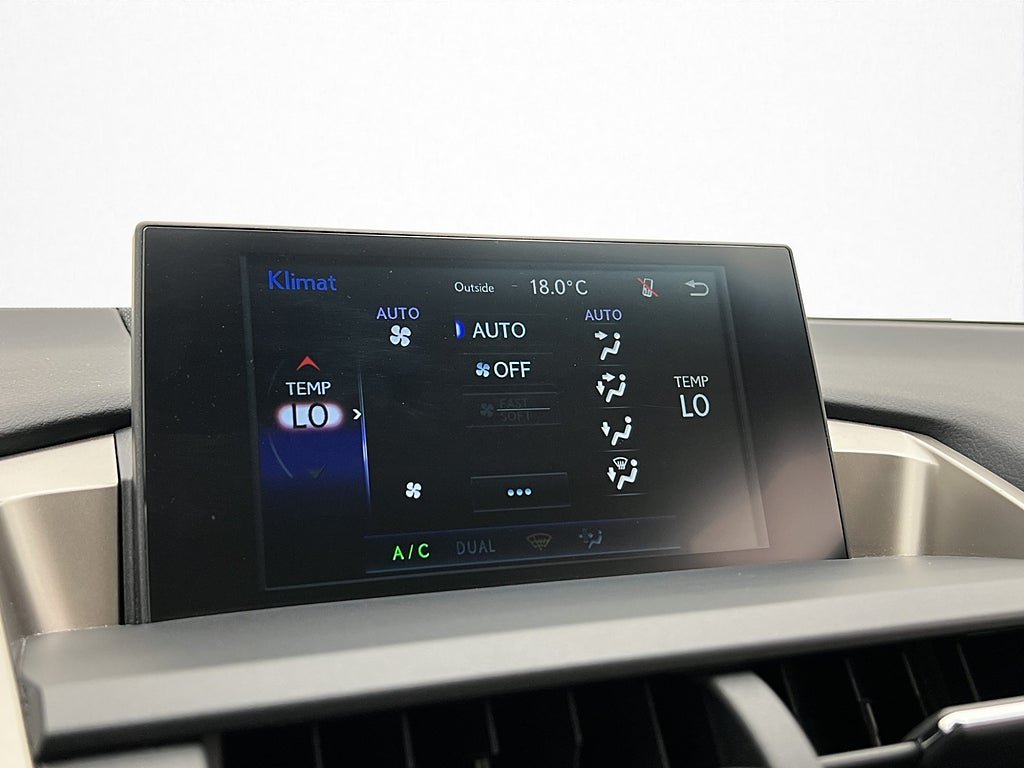 Vehicle Image 26