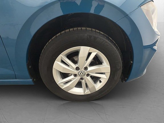 Vehicle Image 28