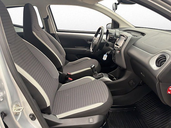 Vehicle Image 18