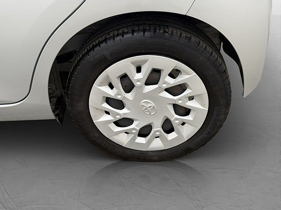 Vehicle Image 22