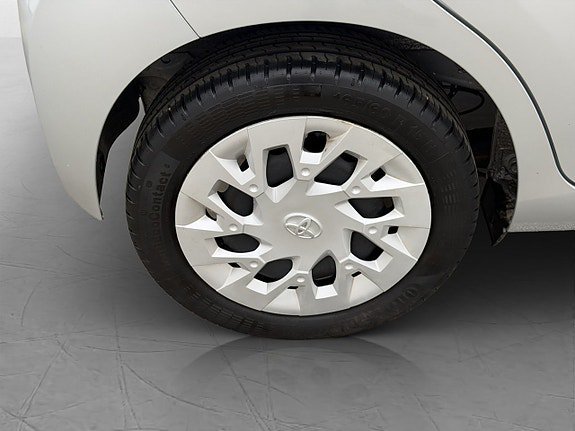 Vehicle Image 23