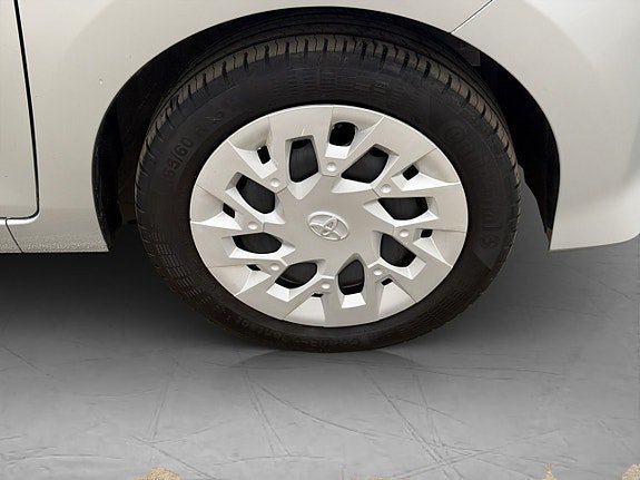 Vehicle Image 24