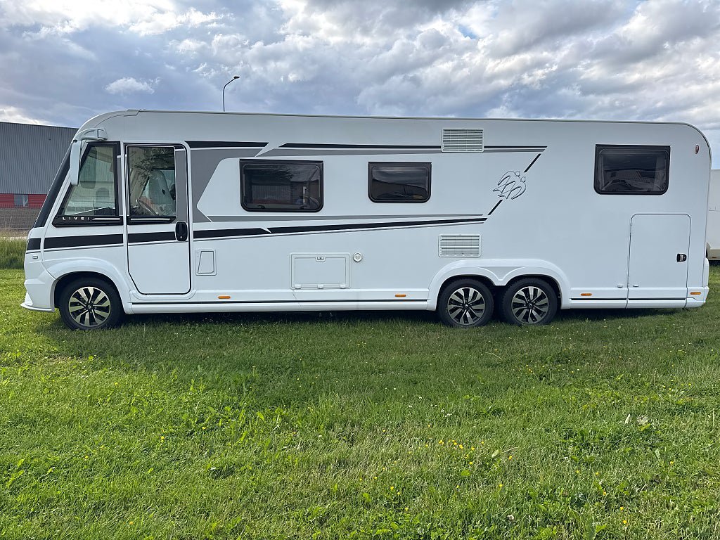 Vehicle Image 46