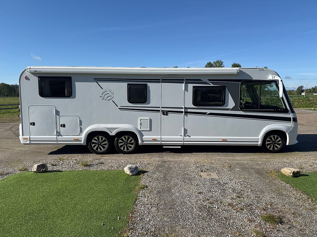 Vehicle Image 52